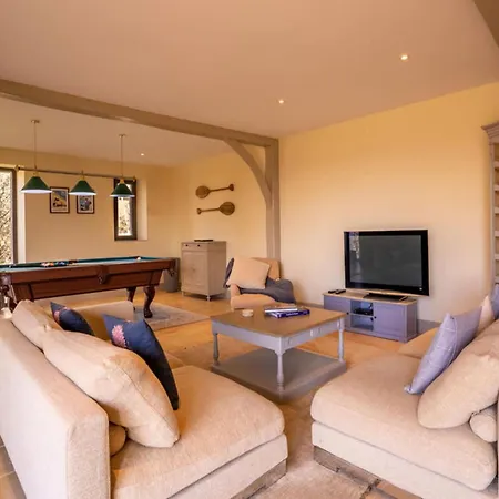 Holiday home Elite 7-bedroom Near