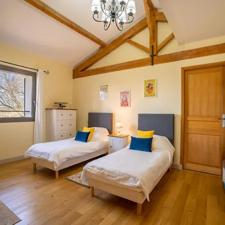 Holiday home Elite 7-bedroom Near Damiatte