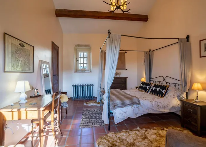 Elite 7-bedroom Near * Damiatte