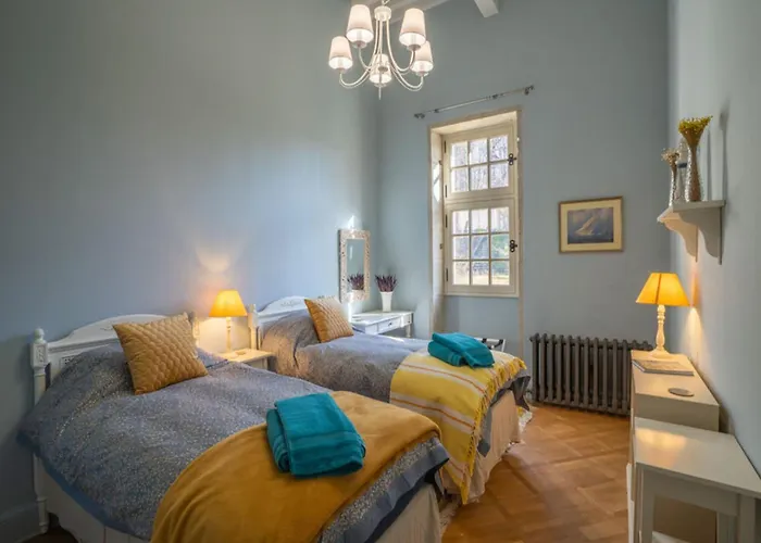 Elite 7-bedroom Near Holiday home *