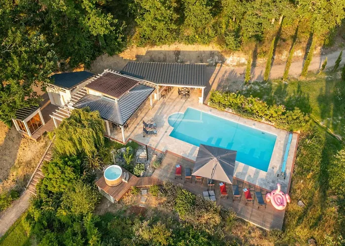 Elite 7-bedroom Near Holiday home *