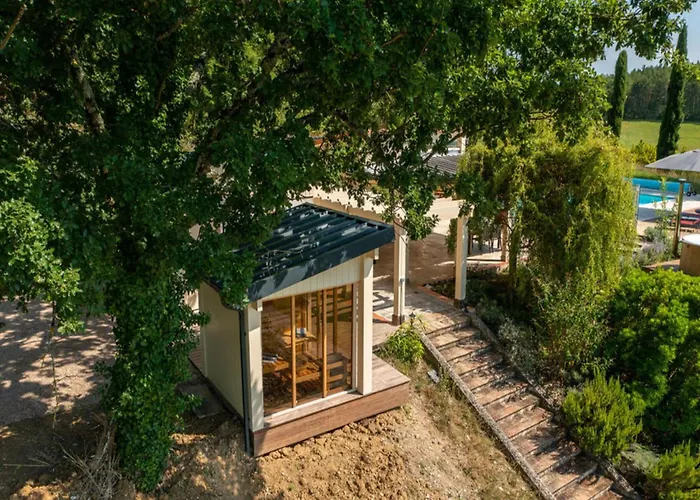 Elite 7-bedroom Near *