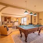 Elite 7-bedroom Near 別荘