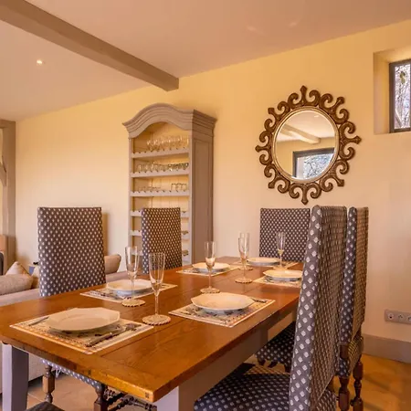 Elite 7-bedroom Near * Damiatte