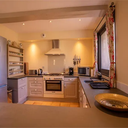 Elite 7-bedroom Near Prázdninový dům *