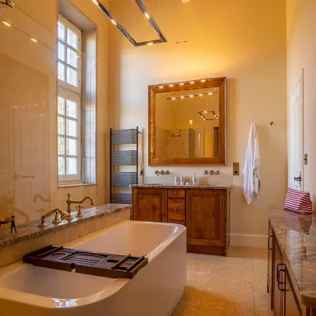 Elite 7-bedroom Near * Damiatte