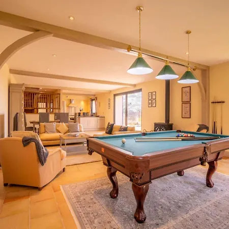 Elite 7-bedroom Near Prázdninový dům