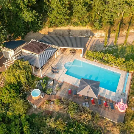 Elite 7-bedroom Near Prázdninový dům *