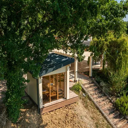Elite 7-bedroom Near *