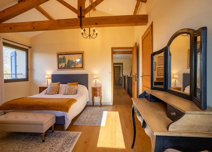 Prázdninový dům Elite 7-bedroom Near *