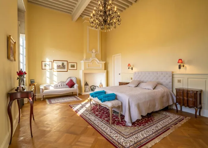 Prázdninový dům Elite 7-bedroom Near